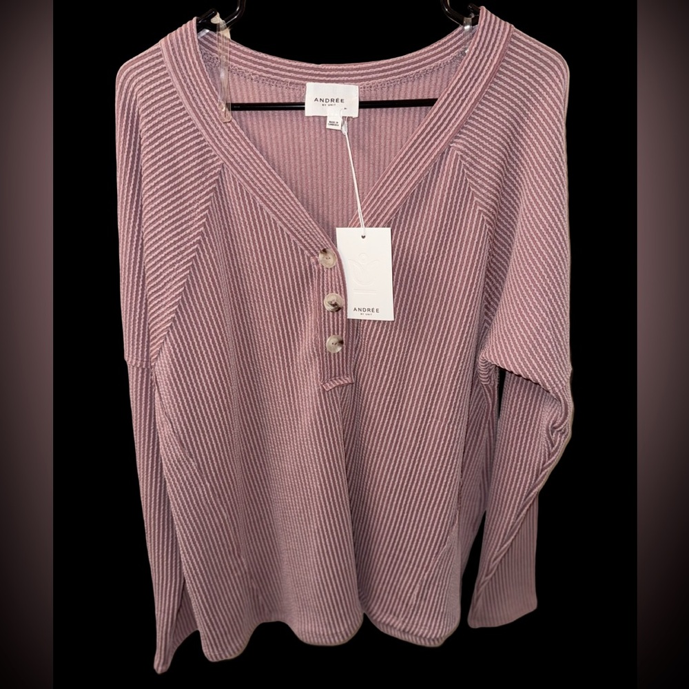 Andree Raised Ribbed Button V-Neck Knit Top - Picture 3 of 5